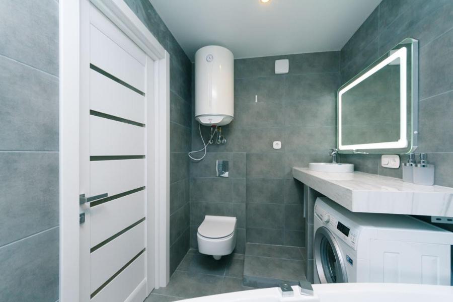 7 Вулиця Саксаганського Apartment Kiev Ngoại thất bức ảnh